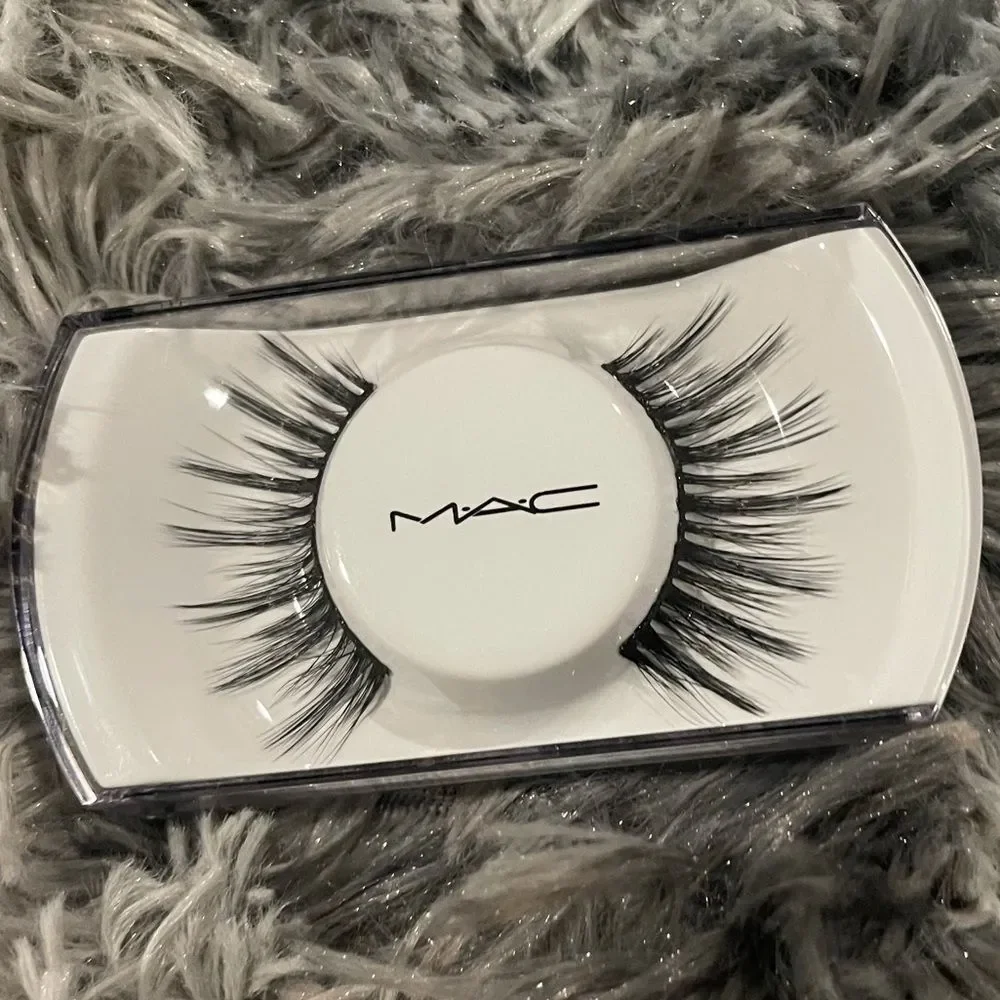 2 pairs!! MAC Cosmetics - 87 Maximalist Lash Fake Eyelashes - Picture 4 of 8